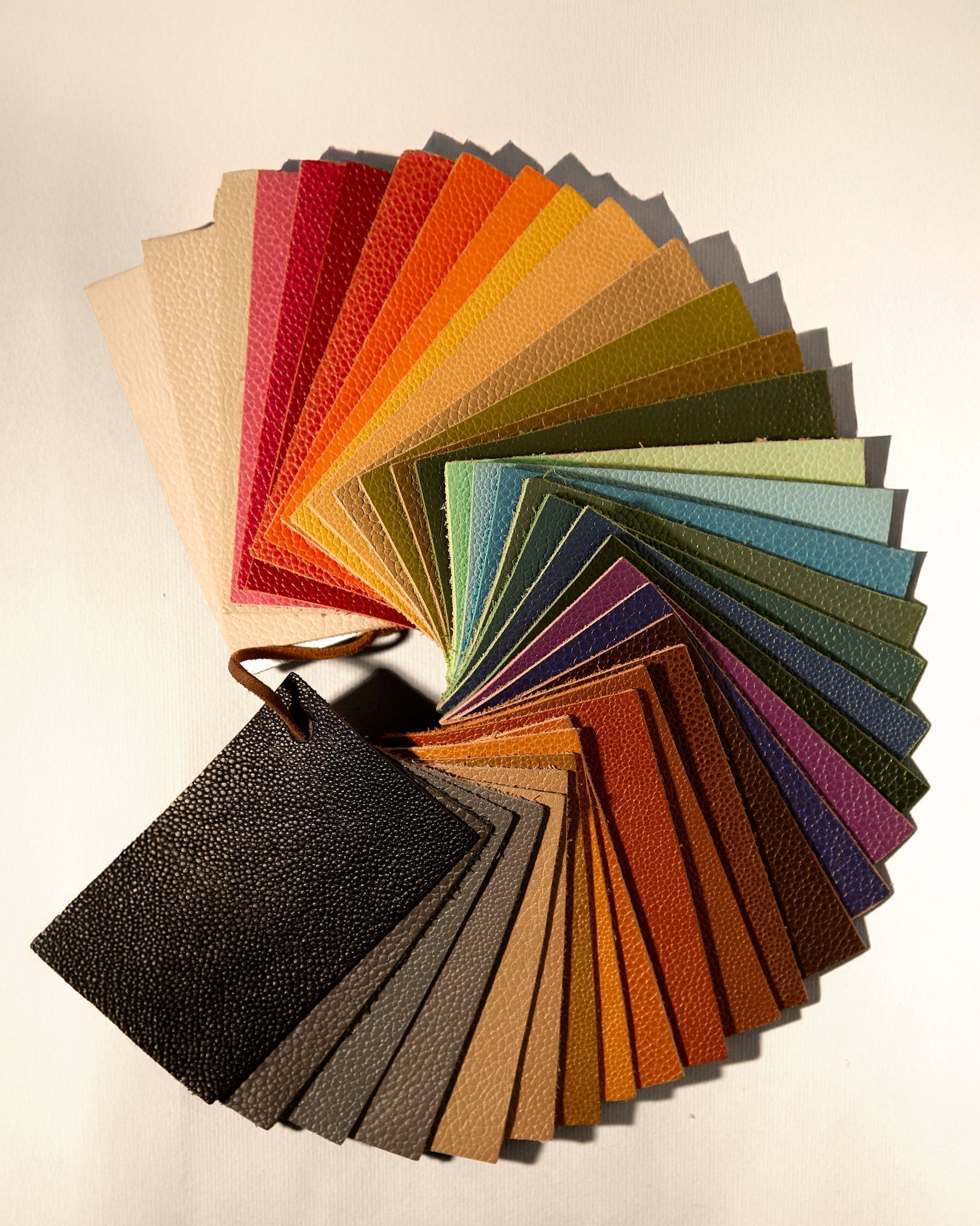 How to Tell if Your Leather Accessories are Worth the Price