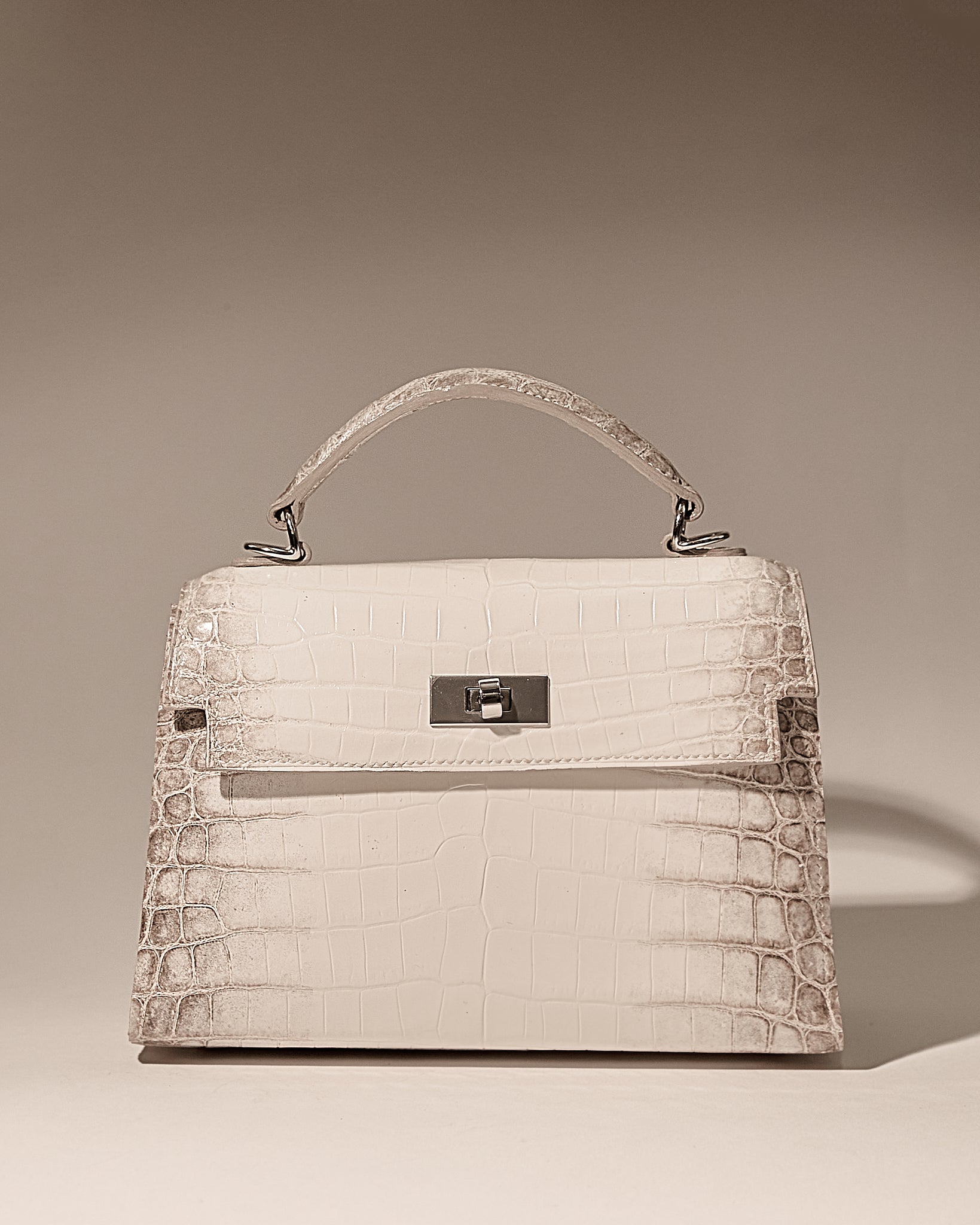 Why Handmade Leather Makes a Gift Worth Keeping
